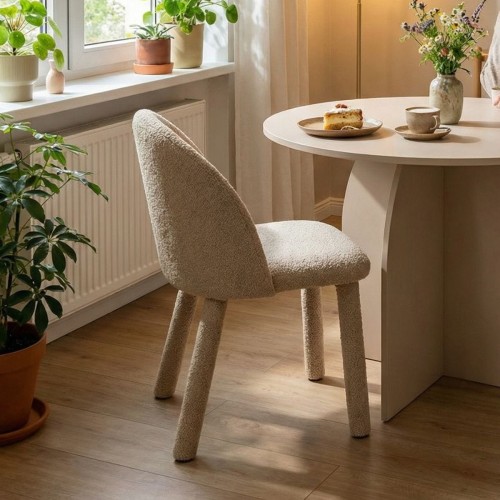 Krzesło Kawaī Bouclé khaki aranżacja jadalni japandi – Nash Design